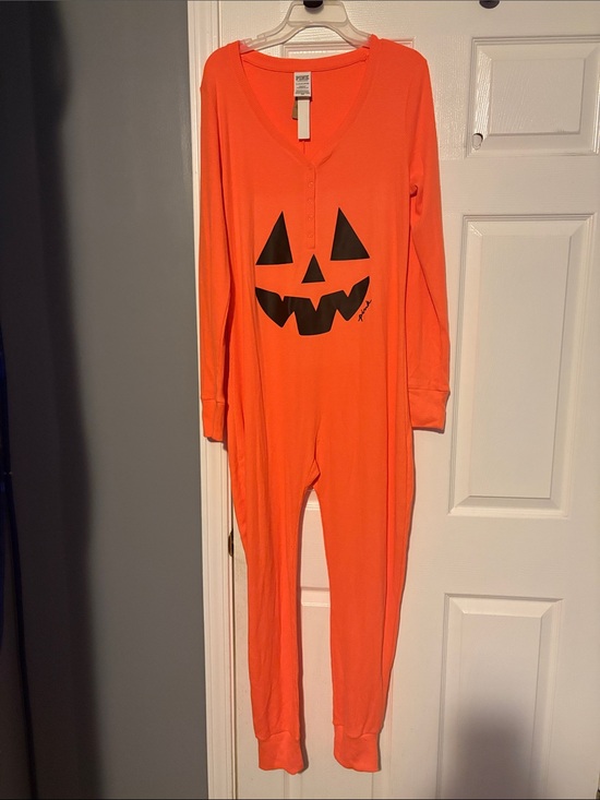 Victoria's Secret Other - Victoria's Secret PINK Neon Orange Sleep Thermal